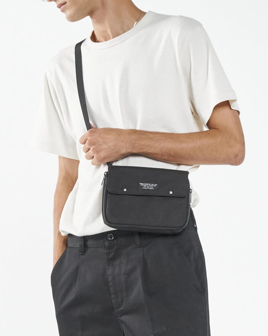 Thrills Century Shoulder Pouch