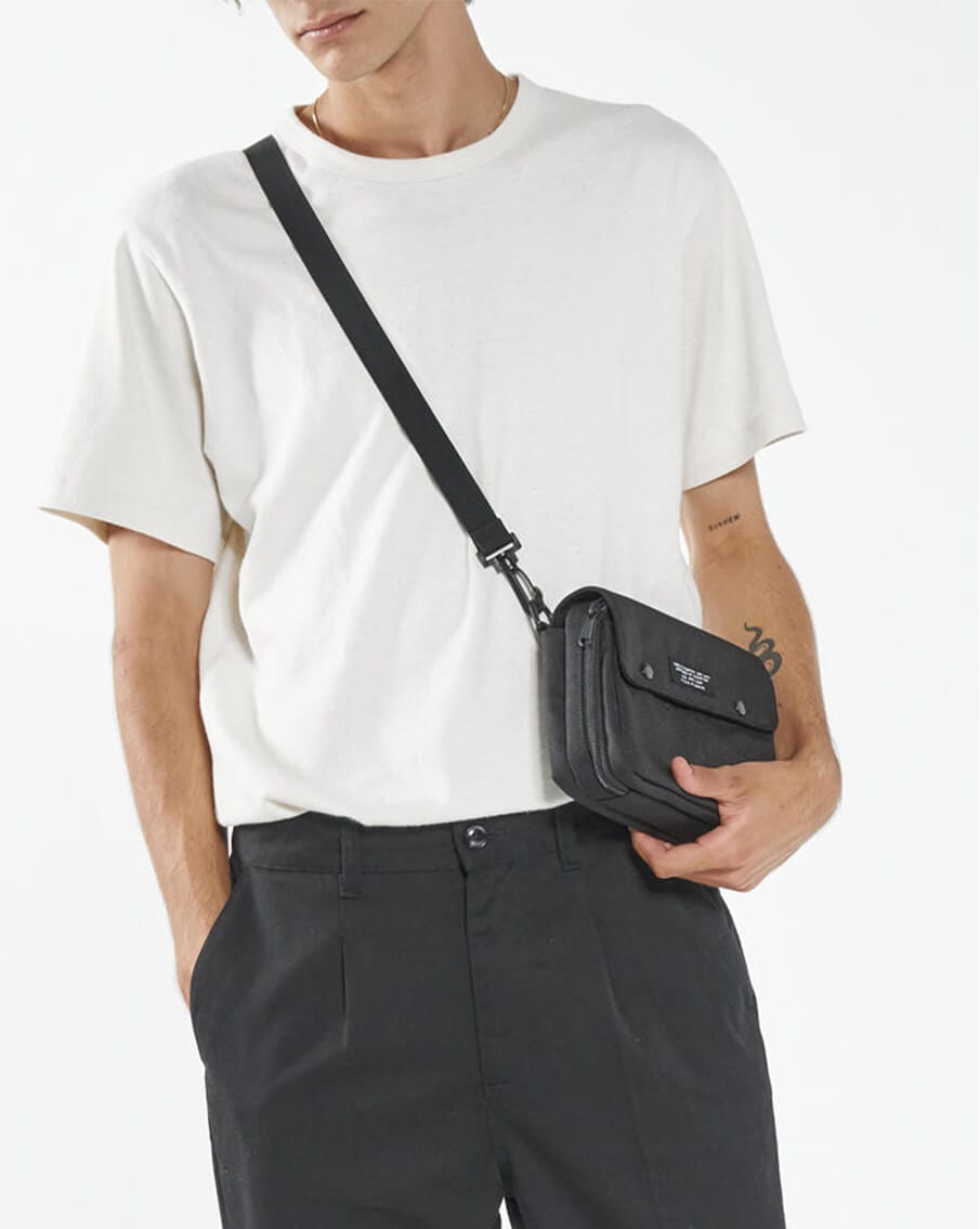 Thrills Century Shoulder Pouch